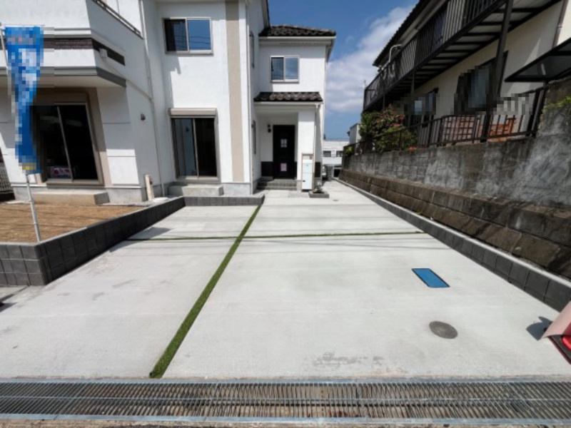 『八王子市新築戸建て』八王子市絹ケ丘2-49‐11【仲介手数料無料】　５期の駐車場|並列駐車2台スペースがございます。～仲介手数料無料☆八王子ひなた不動産～八王子市絹ケ丘　新築戸建て