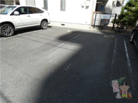 ラ・パルテール大元駅前の駐車場