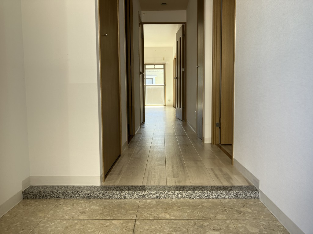 グランドシャリオの玄関