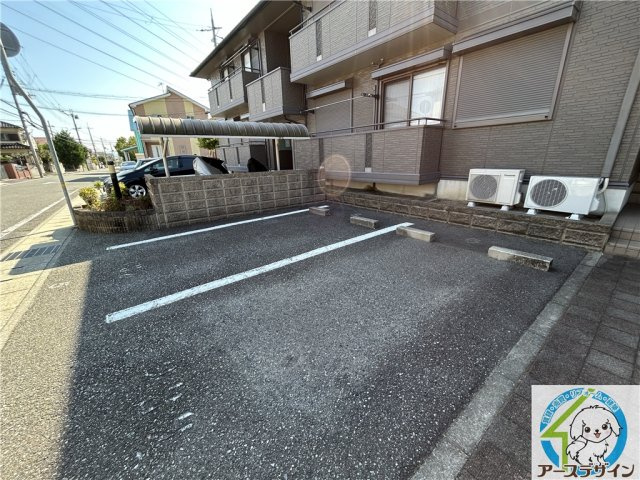 グランディールの駐車場