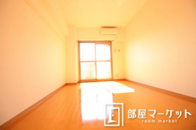 【居間・リビング】 | サンセリテ・うえの | 同型タイプ