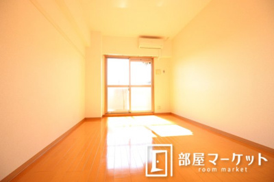 【居間・リビング】 | サンセリテ・うえの | 同型タイプ