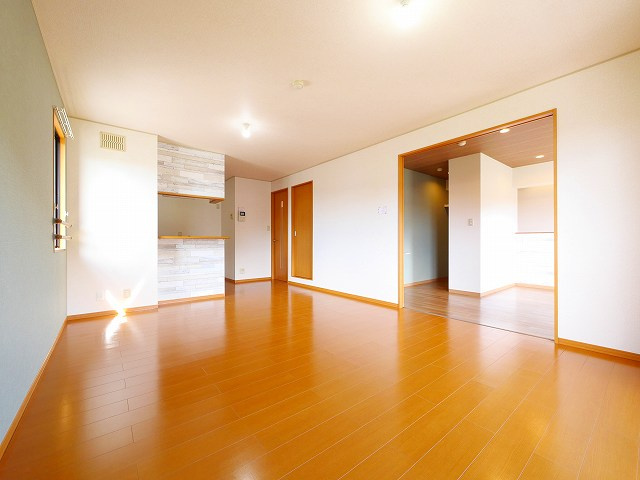 リビングタウン南生駒　Ｂ棟の居間・リビング