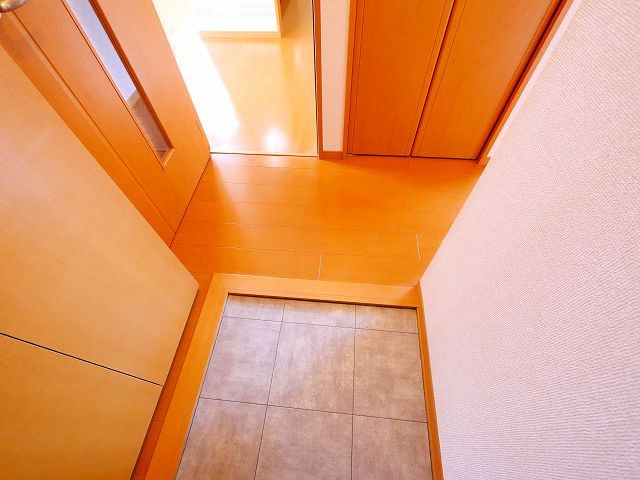 リビングタウン南生駒　Ｂ棟の玄関