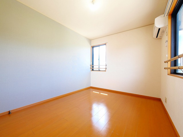 リビングタウン南生駒　Ｂ棟の洋室