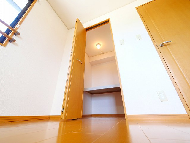 リビングタウン南生駒　Ｂ棟の収納