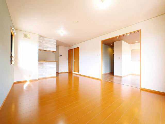 リビングタウン南生駒　Ｂ棟の居間・リビング