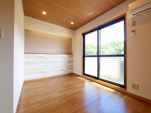 リビングタウン南生駒　Ｂ棟の洋室