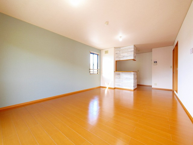 リビングタウン南生駒　Ｂ棟の居間・リビング