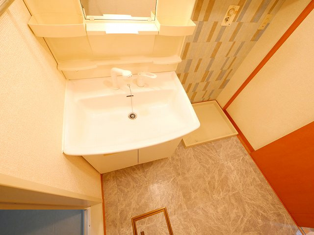 リビングタウン南生駒　Ｂ棟の独立洗面台