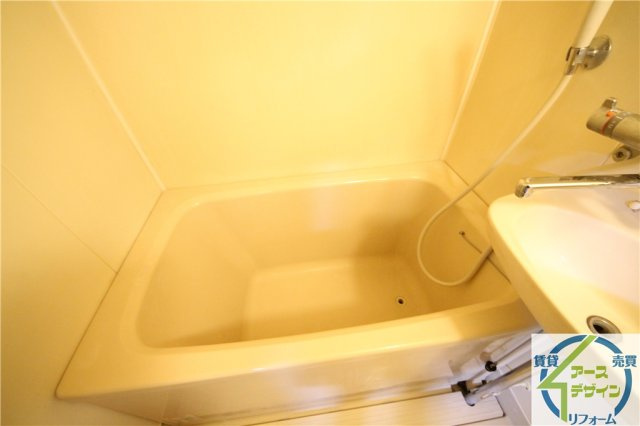 正井ビルの浴室|落ち着いた空間のお風呂です