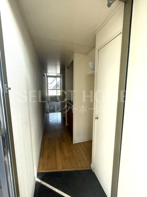 【玄関】 | 西岡崎駅前アール | 明るい玄関です