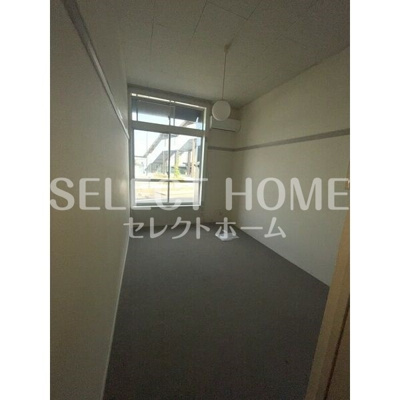 【居間・リビング】 | 西岡崎駅前アール | こちらのリビングで趣味の時間をお楽しみください