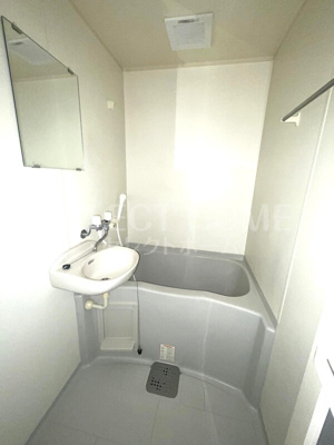 【洗面所】 | 西岡崎駅前アール | 明るい洗面所です