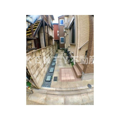 【エントランス】 | Residence Azur | 落ち着いたエントランスです