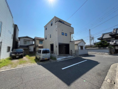 【前面道路含む現地写真】 | 浜寺石津町中５丁　中古一戸建 | 前面道路含む現地写真です