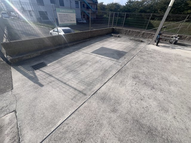 ラビエールの駐車場