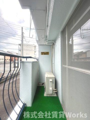 コーポいずみのバルコニー|暖かな日差しのふりそそぐバルコニー