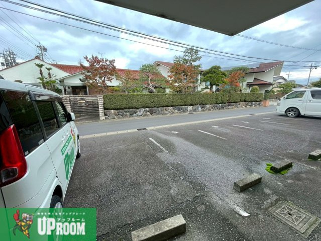 コーポ倉知の駐車場