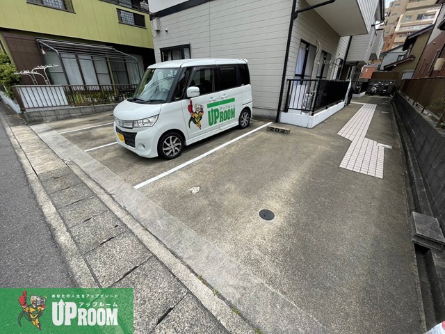 アムール1995の駐車場