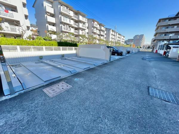 アンビエント枚方公園の駐車場|駐車場