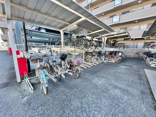 アンビエント枚方公園の駐輪場|駐輪場