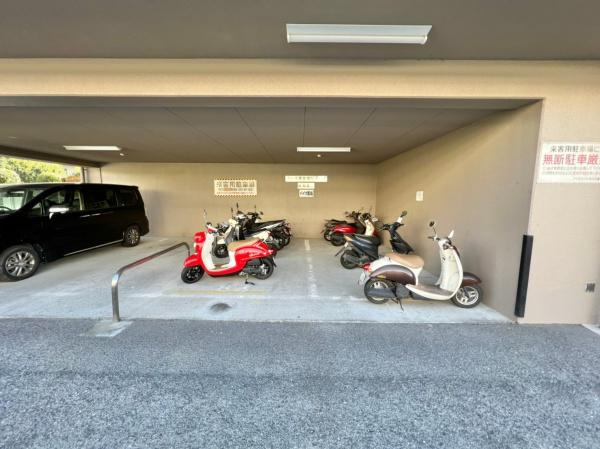 アンビエント枚方公園の駐輪場|バイク置き場