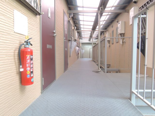 高槻市南庄所町のアパートのバルコニー