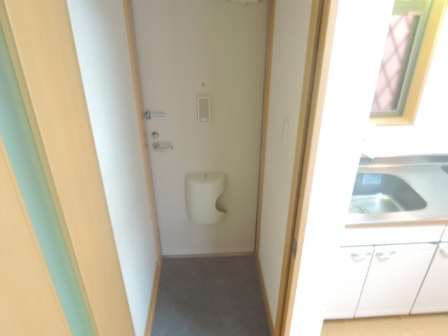 高槻市南庄所町のアパートの玄関