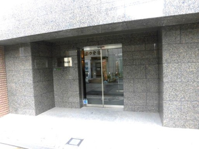 【エントランス】 | ライフロード | 落ちついた外観にマッチしたエントランスです