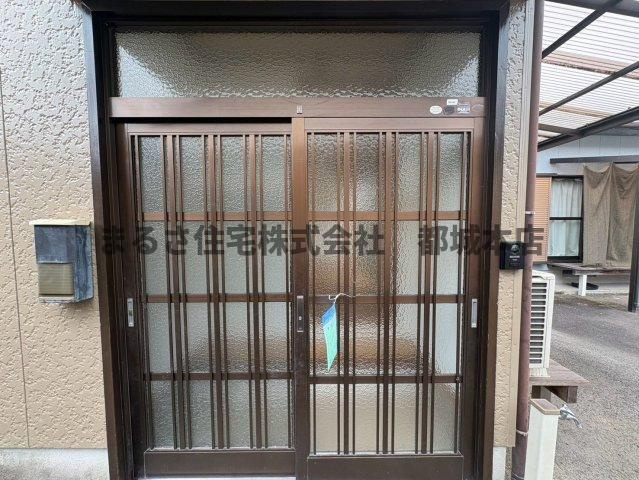 植村貸家の玄関