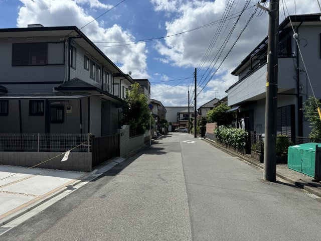 柏市豊四季新築戸建【柏第二小学校：3分】の前面道路含む現地写真|北側前面道路・幅員約6ｍ