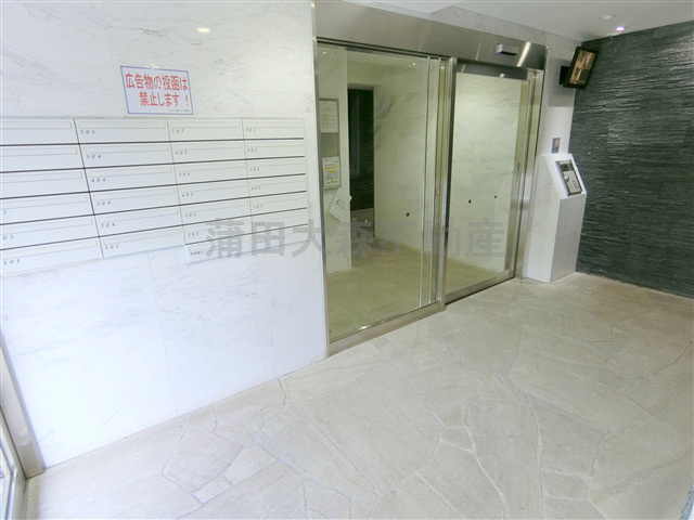 ヴァレッシア蒲田シティのエントランス