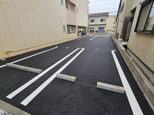 グランアイズの駐車場