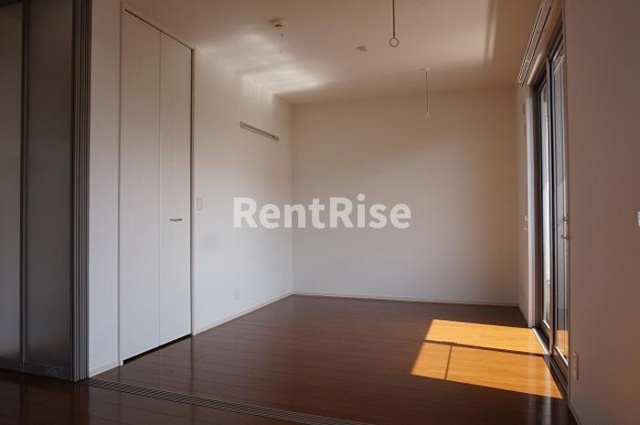 サニーホームズの居間・リビング