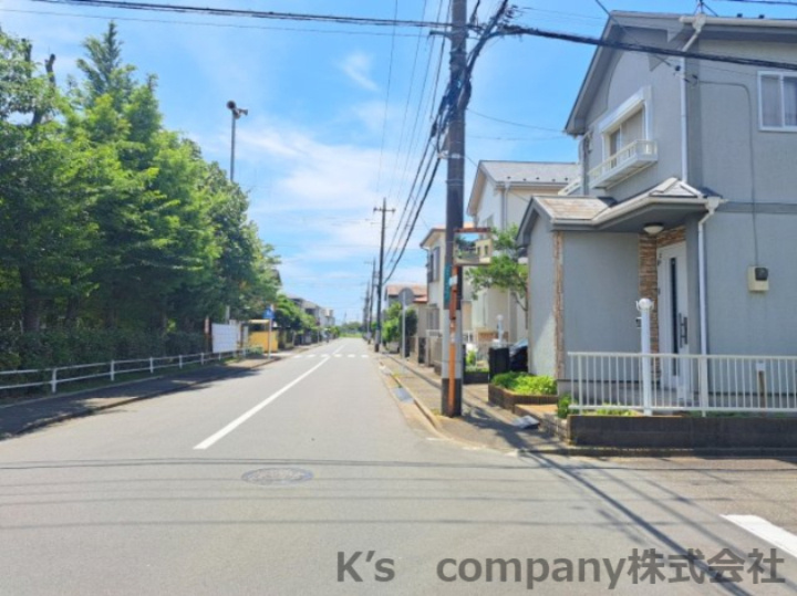 ◎高座郡寒川町岡田8丁目　中古戸建の前面道路含む現地写真|前面道路の様子です◇