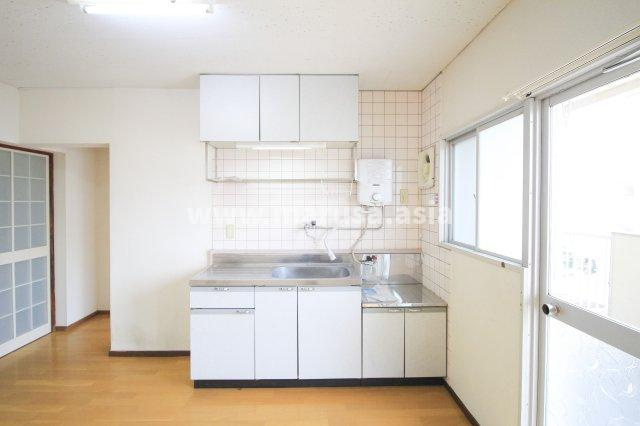 ユウネクスト小松のキッチン