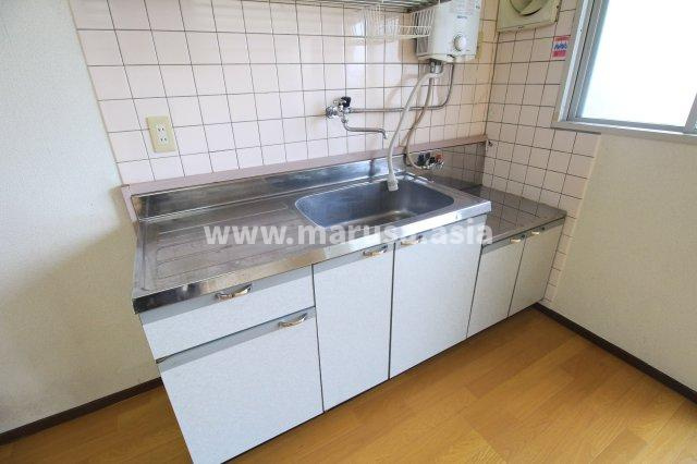 ユウネクスト小松のキッチン