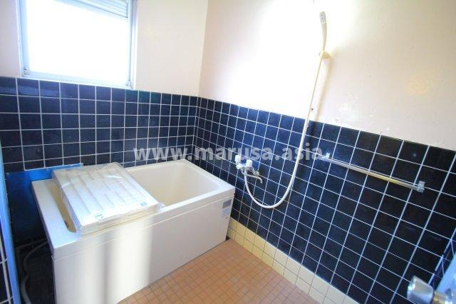 ユウネクスト小松の浴室