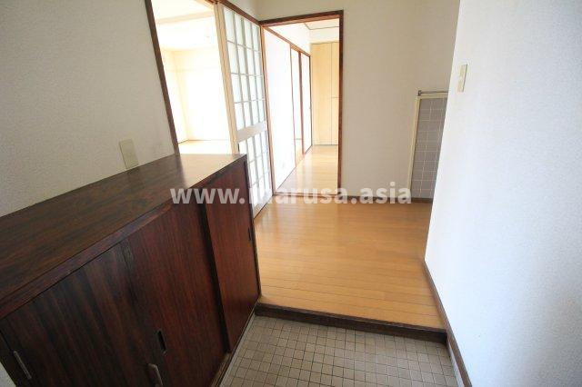 ユウネクスト小松の玄関