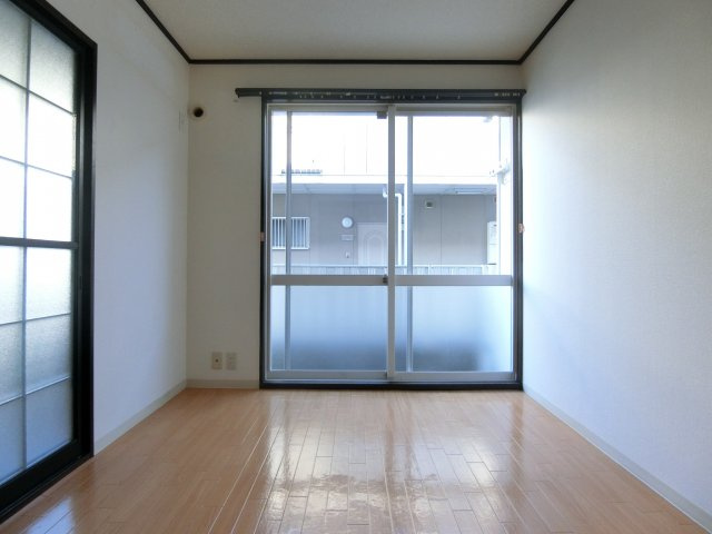 アーバンハイツⅡの洋室|同物件別部屋