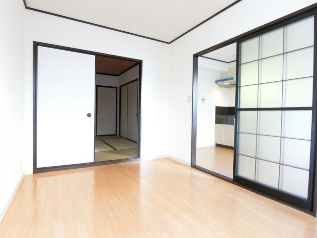 アーバンハイツⅡの寝室|同物件別部屋