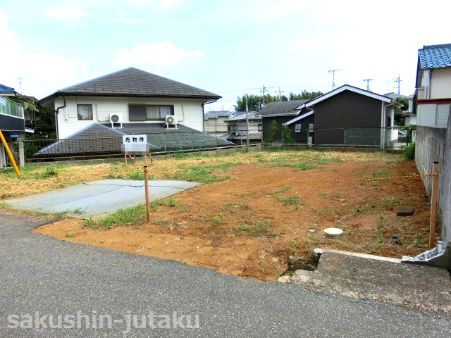 三山３丁目　売地の外観|三山３丁目　売地　建築条件なし　約51坪　更地　北西側４ｍ私道　間口約10ｍ