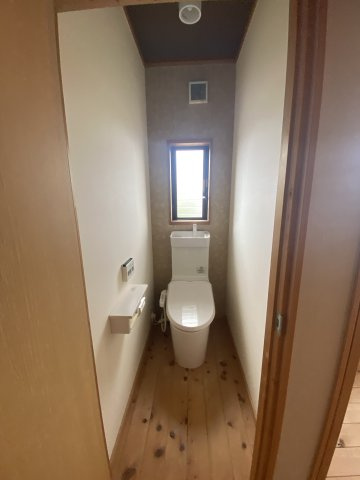 【トイレ】 | 菊池市片角 | ☆トイレ２箇所あります☆どちらも温水洗浄機能付きで年中快適に使用できます☆