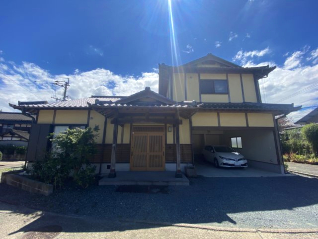 【外観】 | 菊池市片角 | ☆和風で重厚感のある外観です☆落ち着いた佇まいで、年月を経ても飽きがこない雰囲気です☆