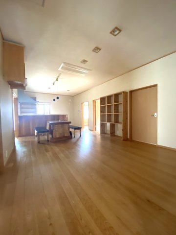 【居間・リビング】 | 菊池市片角 | ☆木のぬくもりを感じる内装☆家族団らんの時間を満喫できそうです☆