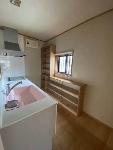 【キッチン】 | 菊池市片角 | ☆食器棚付き☆カウンターとしても使用できるスペースがあります♪