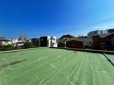 【展望】 | ◆◇横浜大口ハウス◇◆ | ◆気持ちのいい空が見渡せる広いバルコニー。爽やかな風を感じて、心躍る素敵な暮らしがはじまります。通風・採光にも優れ、心地よい光と風があふれています。

