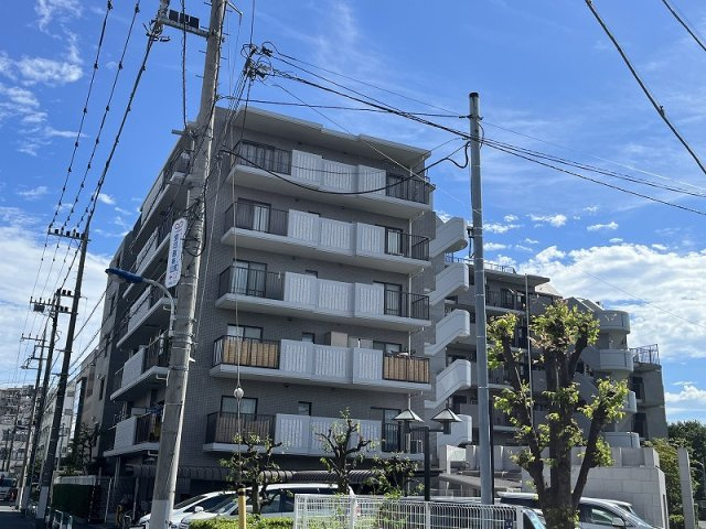 コスモ浮間舟渡プレサージュの外観