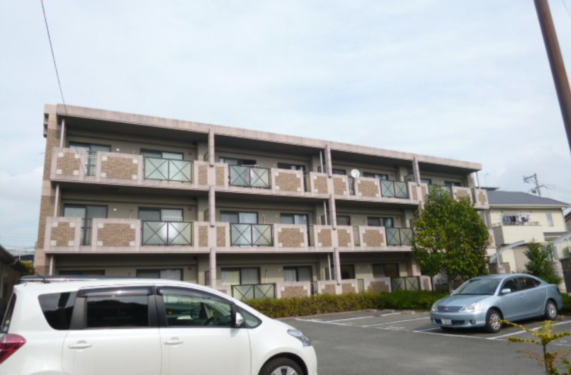 ステラコート弐番館の駐車場|駐車場があります